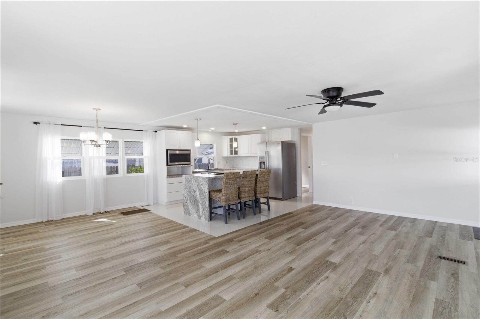 203 48TH AVENUE DRIVE W