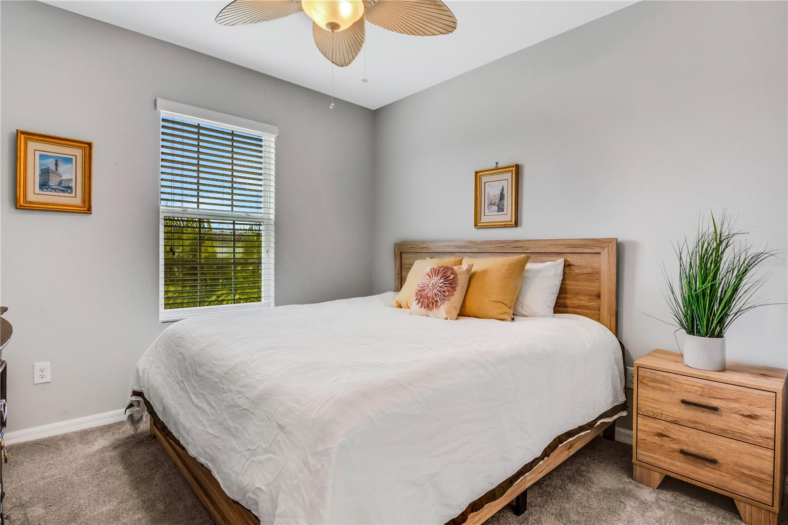 BAYTOWN SQUARE - Residential