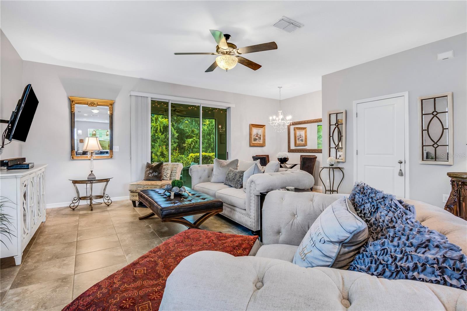 BAYTOWN SQUARE - Residential