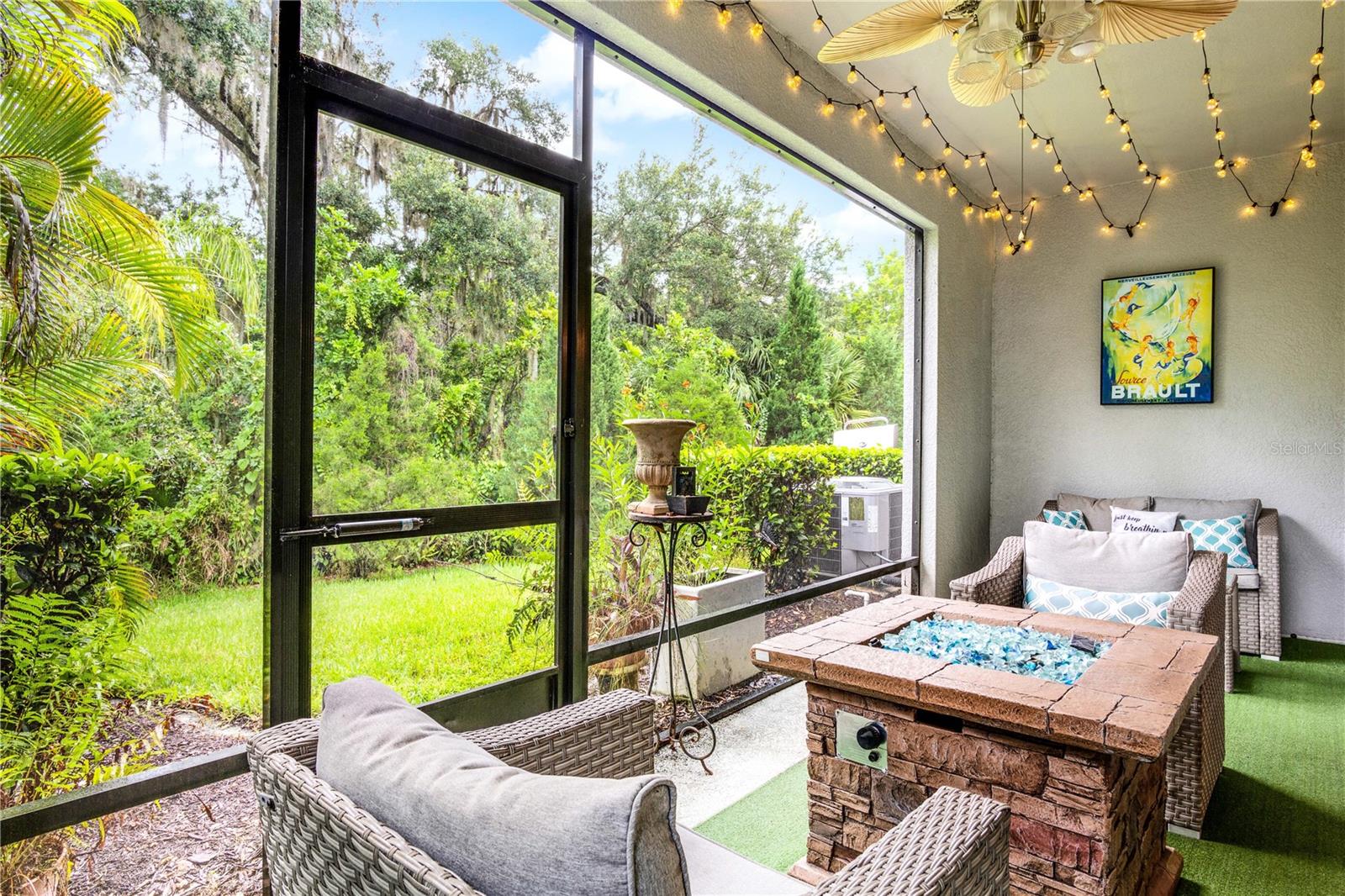 BAYTOWN SQUARE - Residential