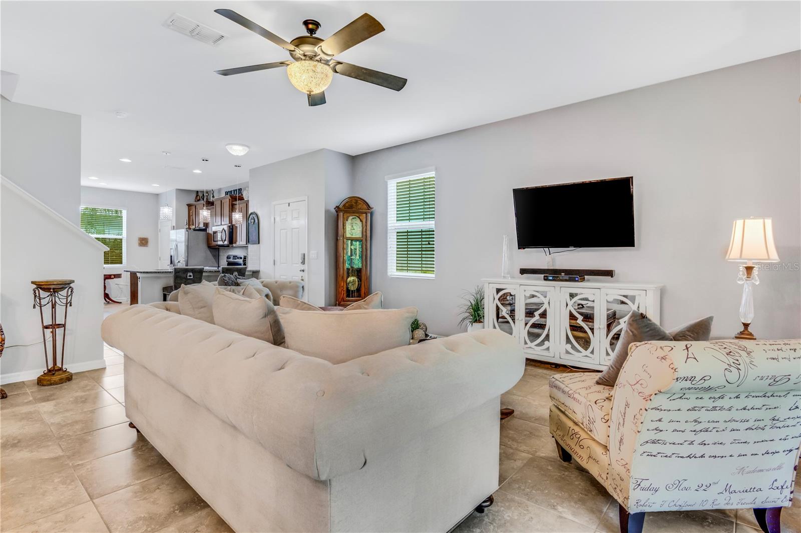 BAYTOWN SQUARE - Residential