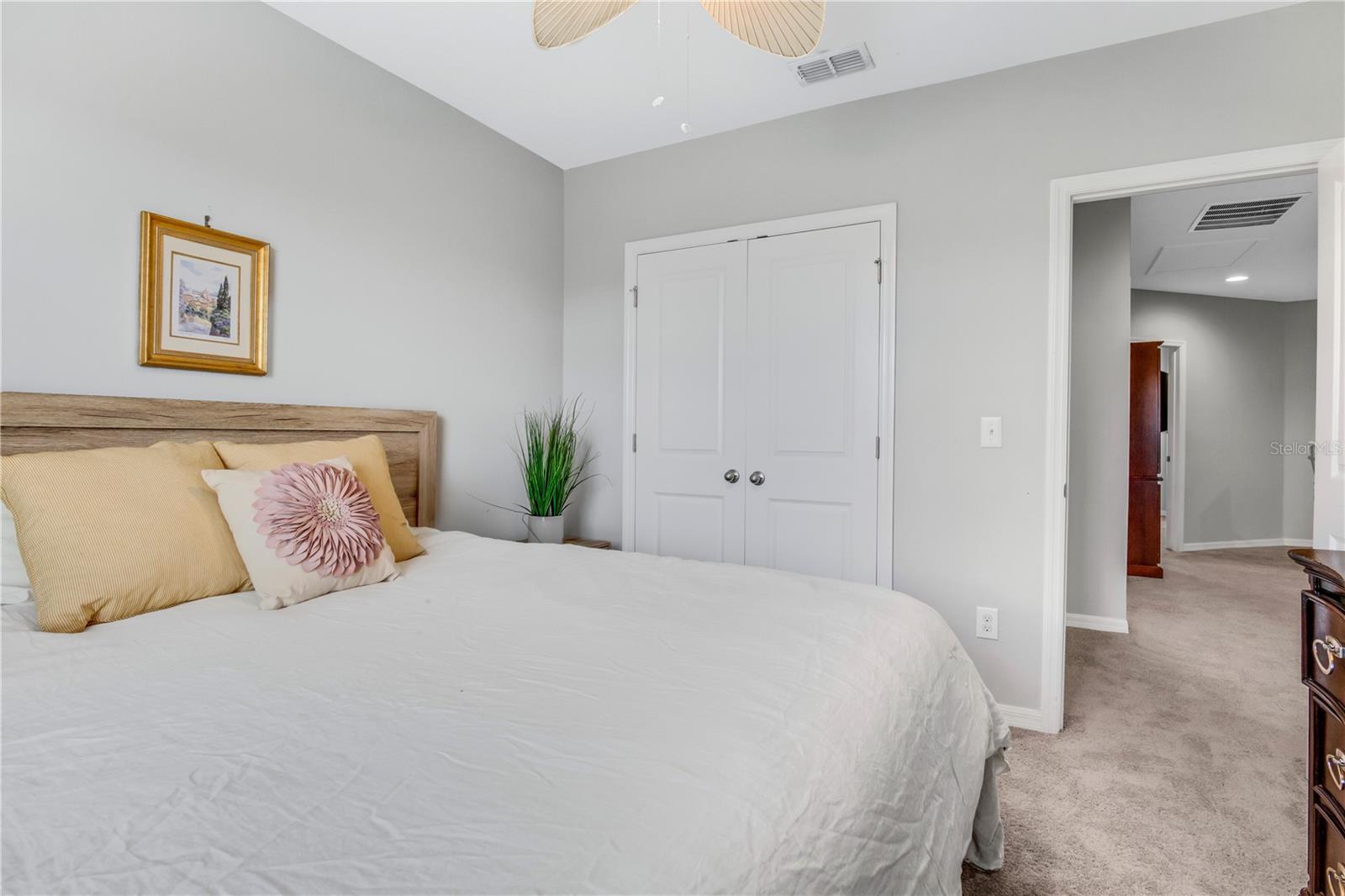 BAYTOWN SQUARE - Residential