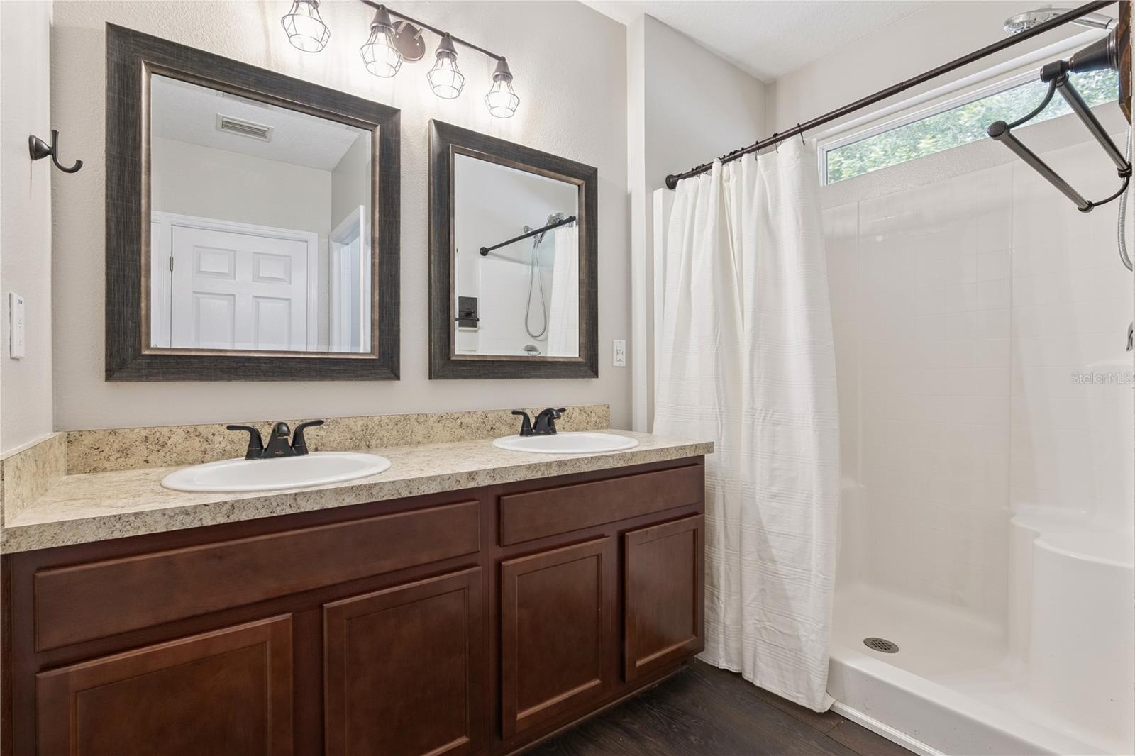 BERRYS RIDGE - Residential