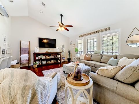 Tiny photo for 10655 SW 69th Terrace, Ocala, FL 34476 (MLS # OM725086)