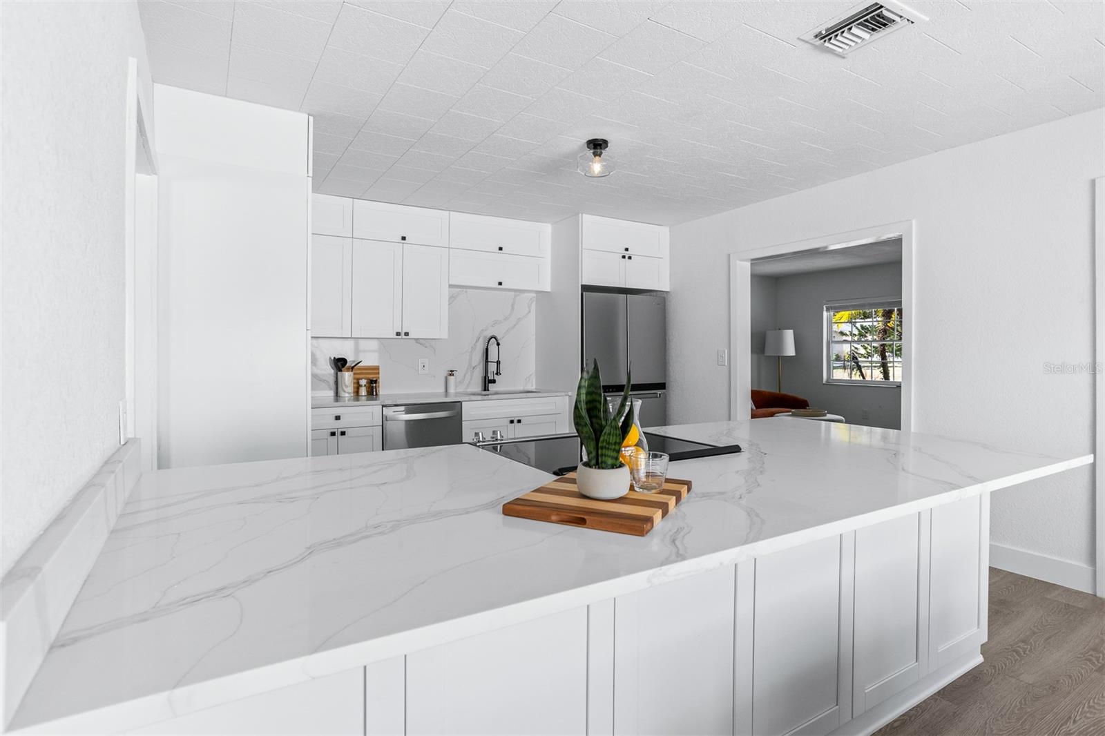 PARQUE NARVAEZ - Residential Lease