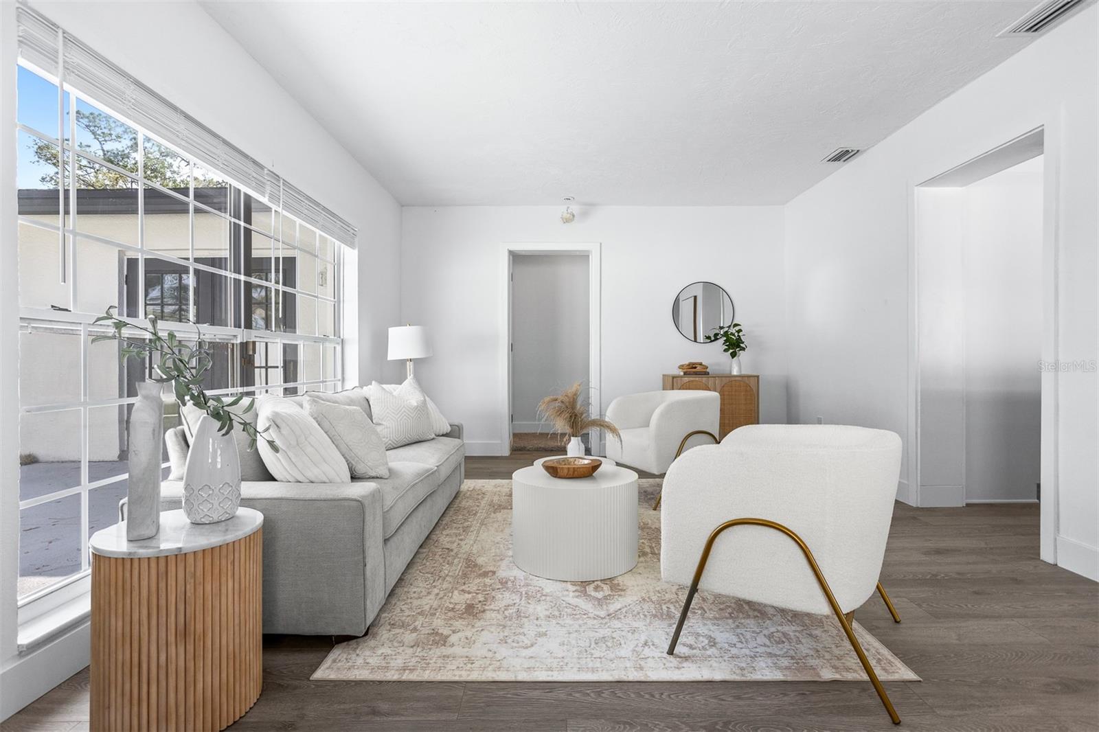 PARQUE NARVAEZ - Residential Lease