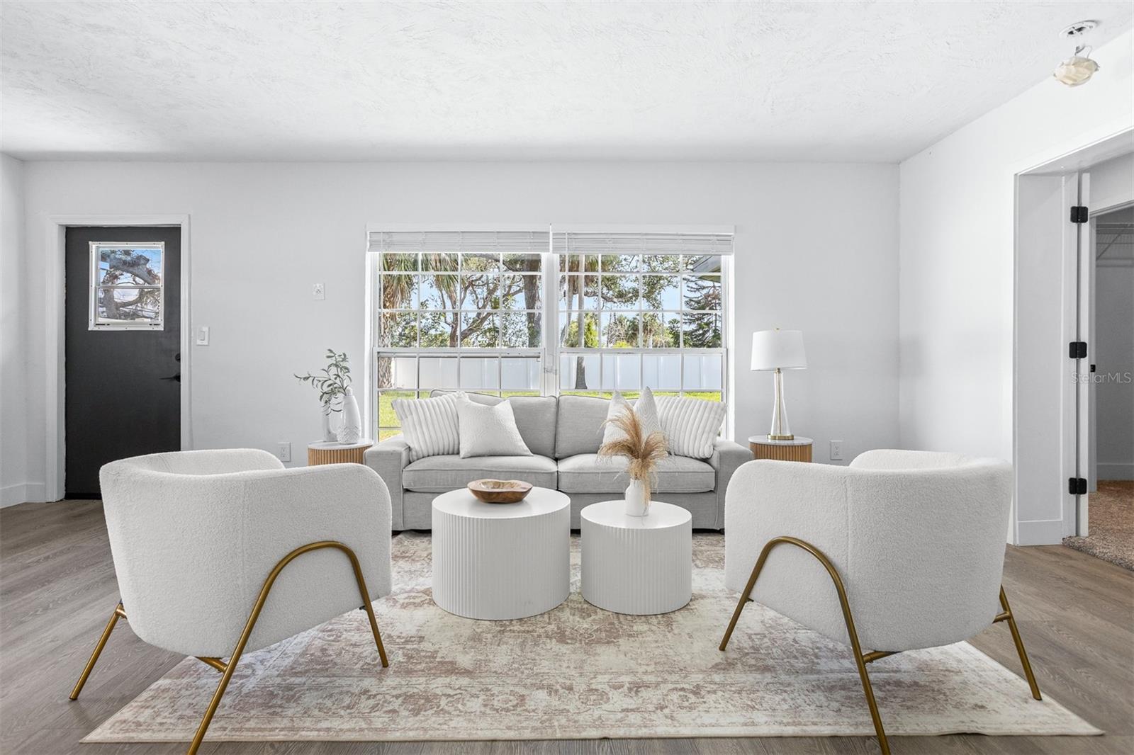 PARQUE NARVAEZ - Residential Lease