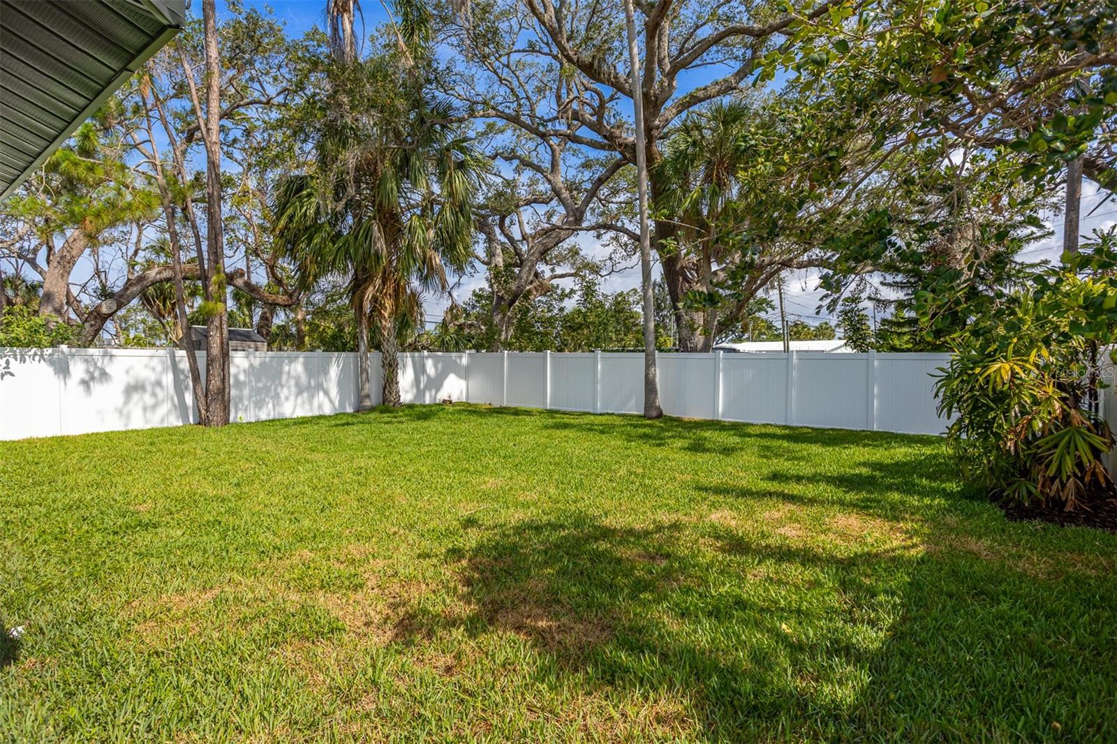 PARQUE NARVAEZ - Residential Lease