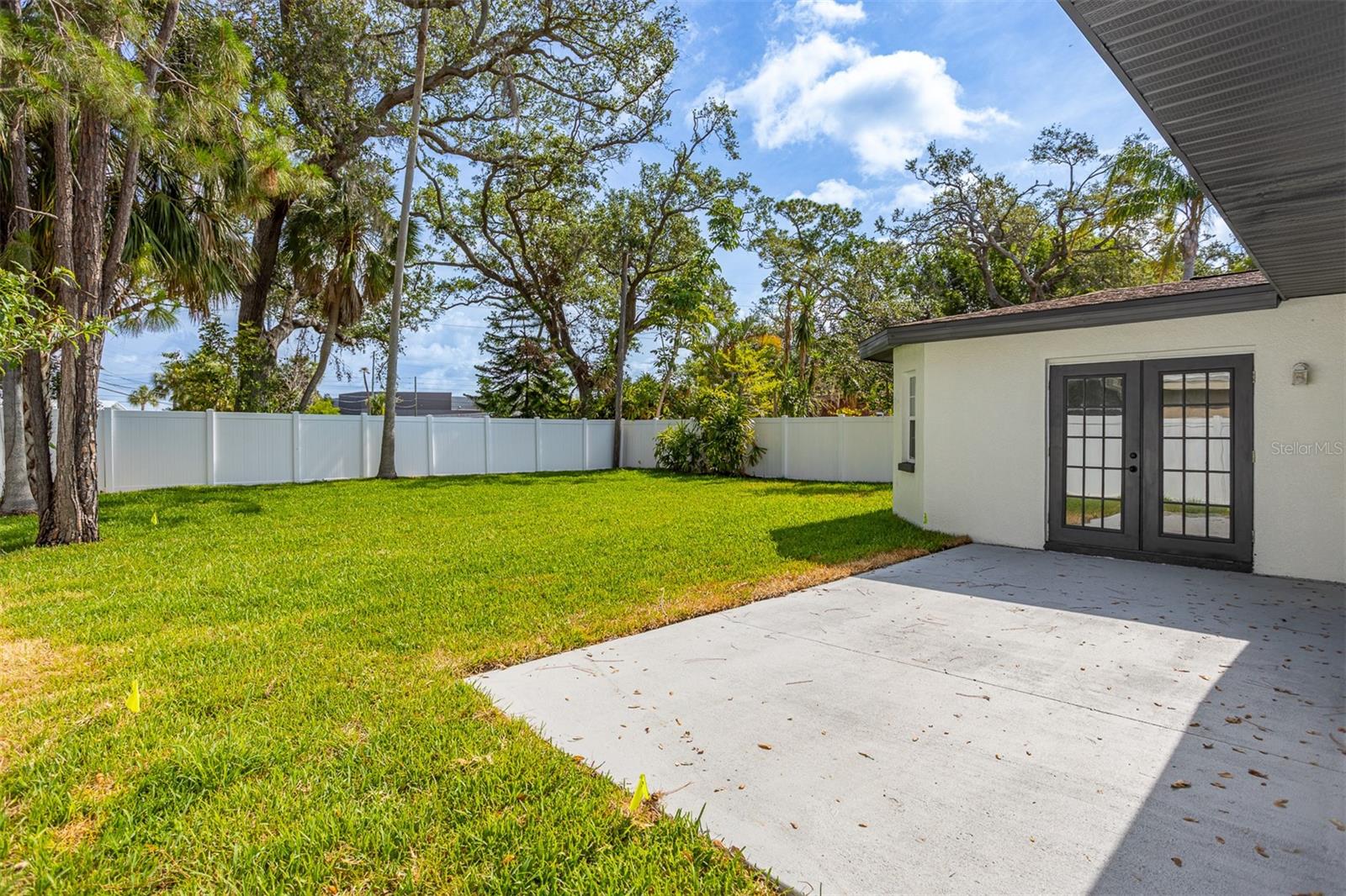 PARQUE NARVAEZ - Residential Lease