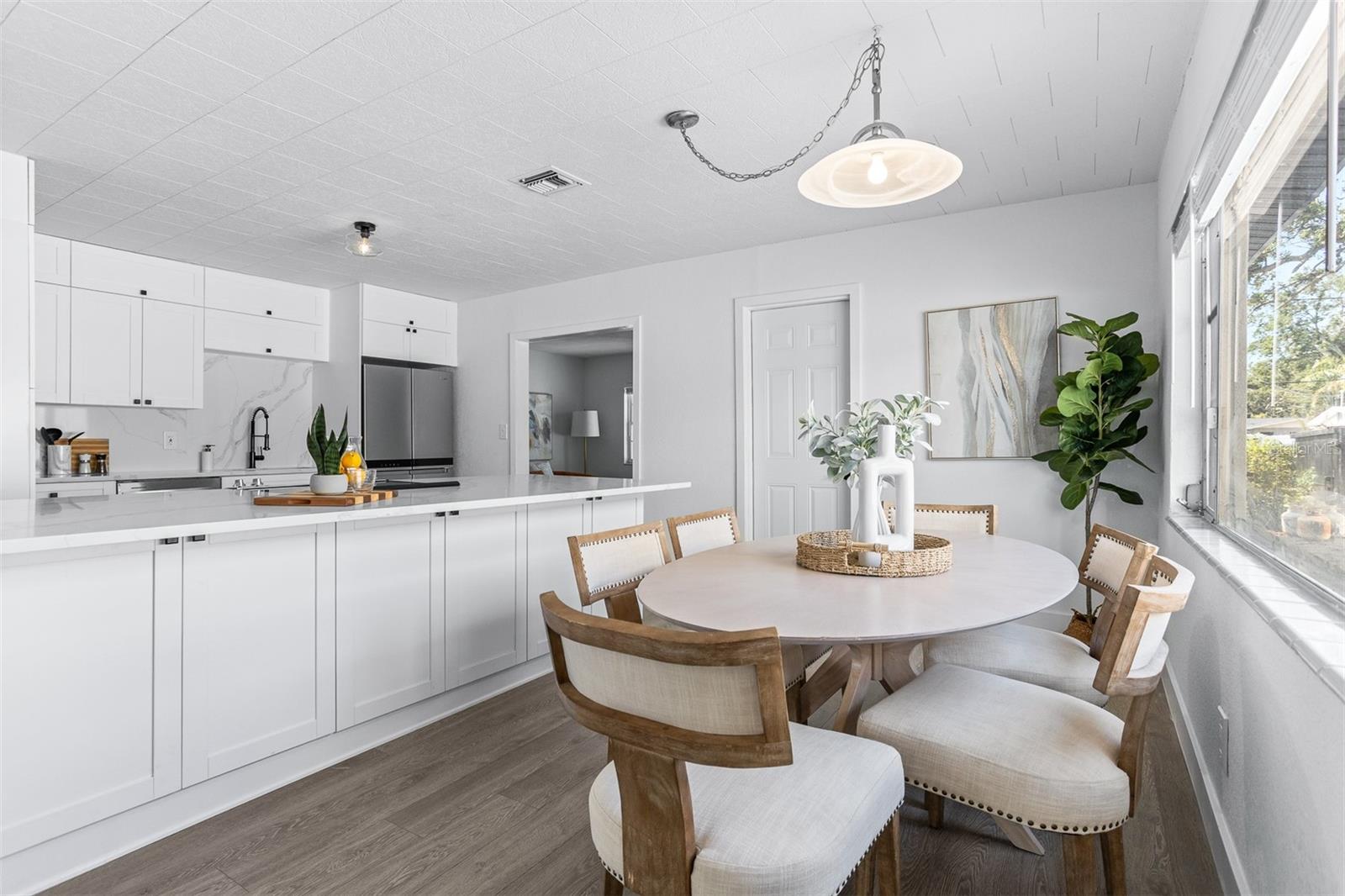 PARQUE NARVAEZ - Residential Lease