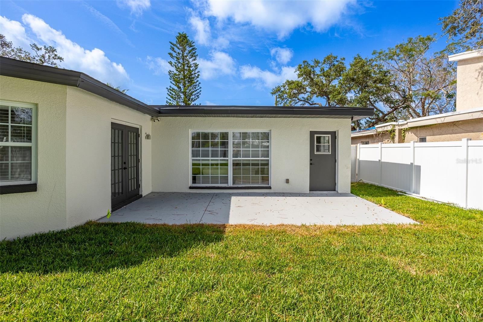 PARQUE NARVAEZ - Residential Lease