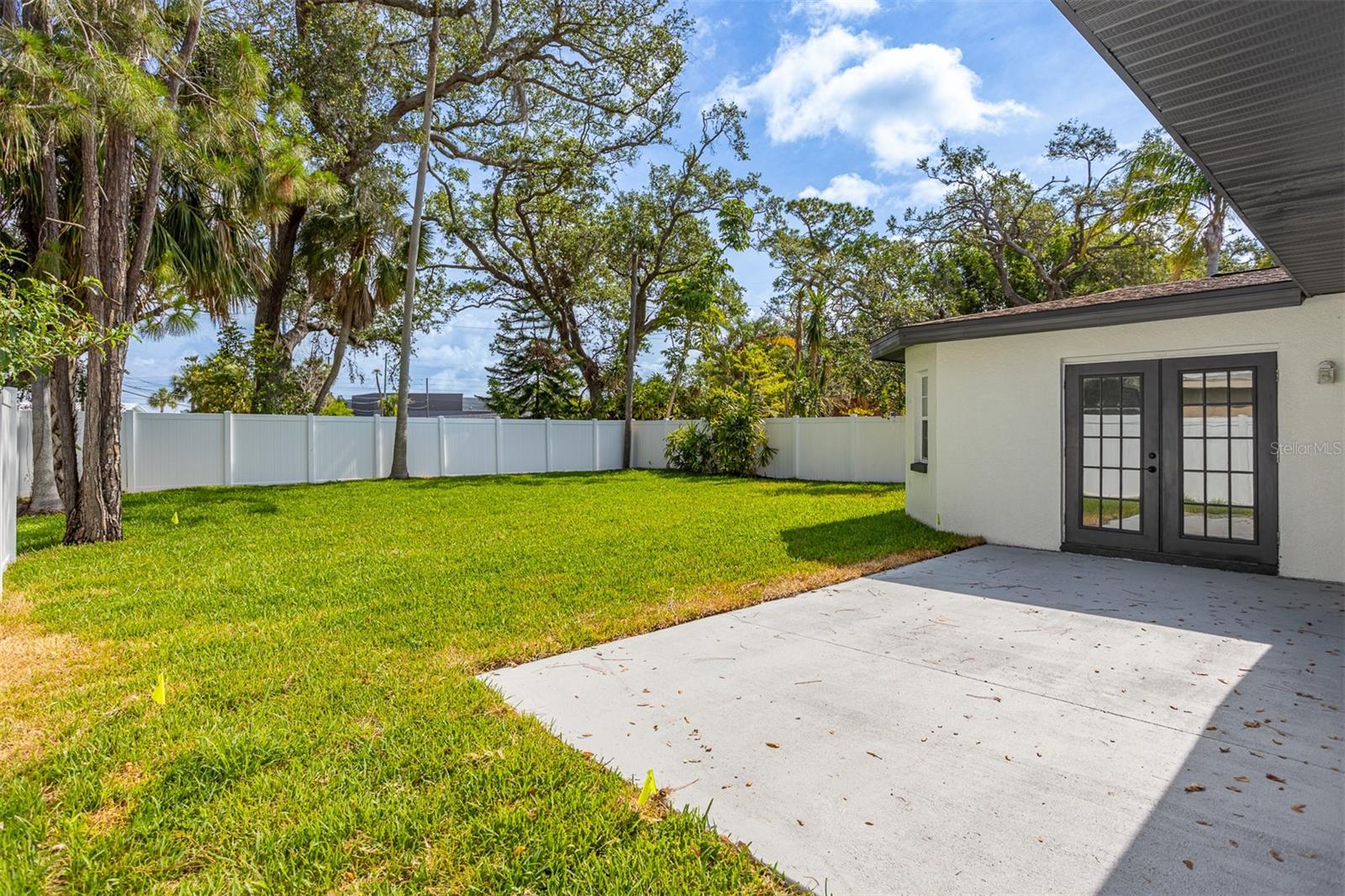 PARQUE NARVAEZ - Residential Lease