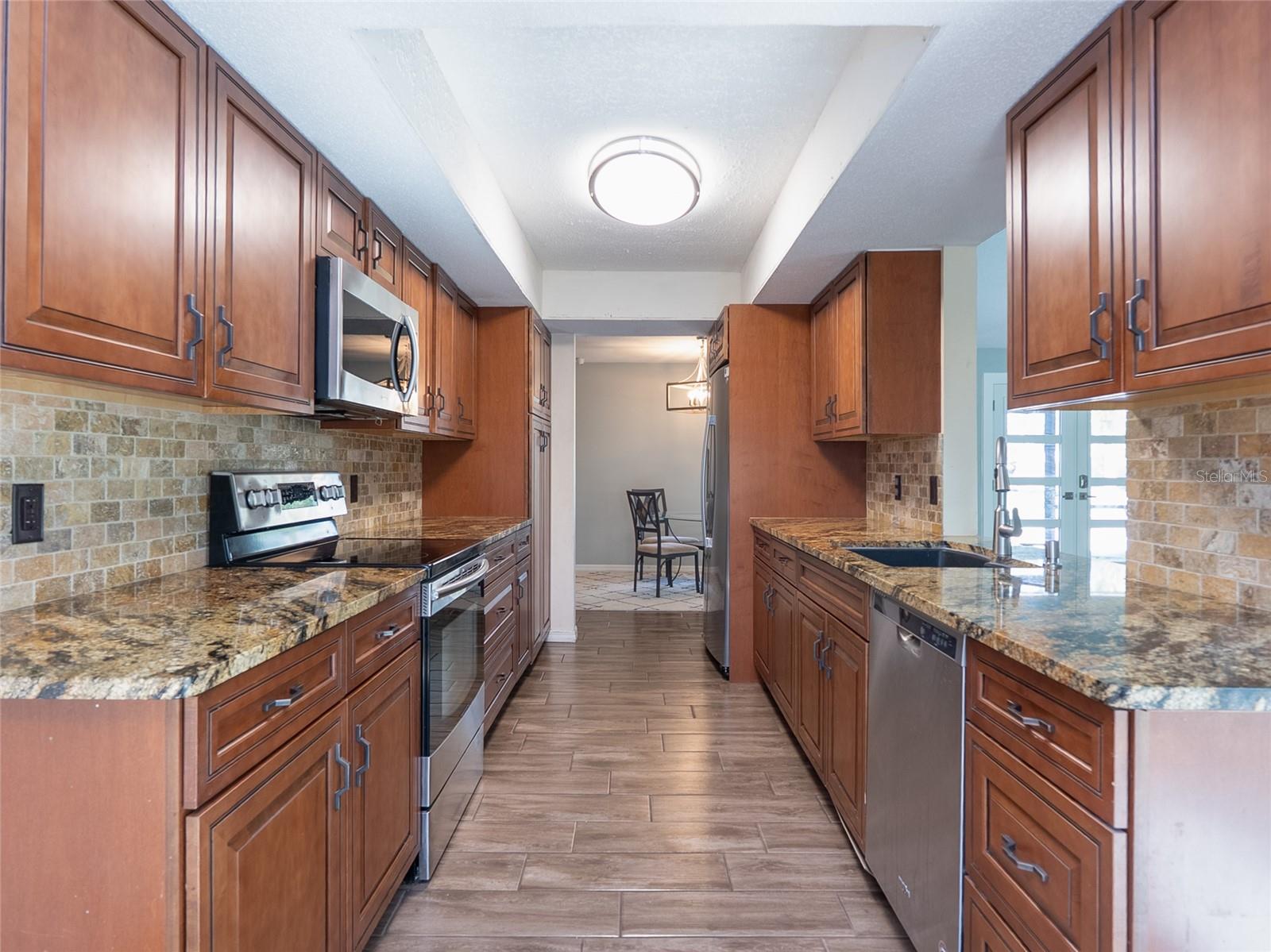 MEADOW RUN AT JACARANDA - Residential