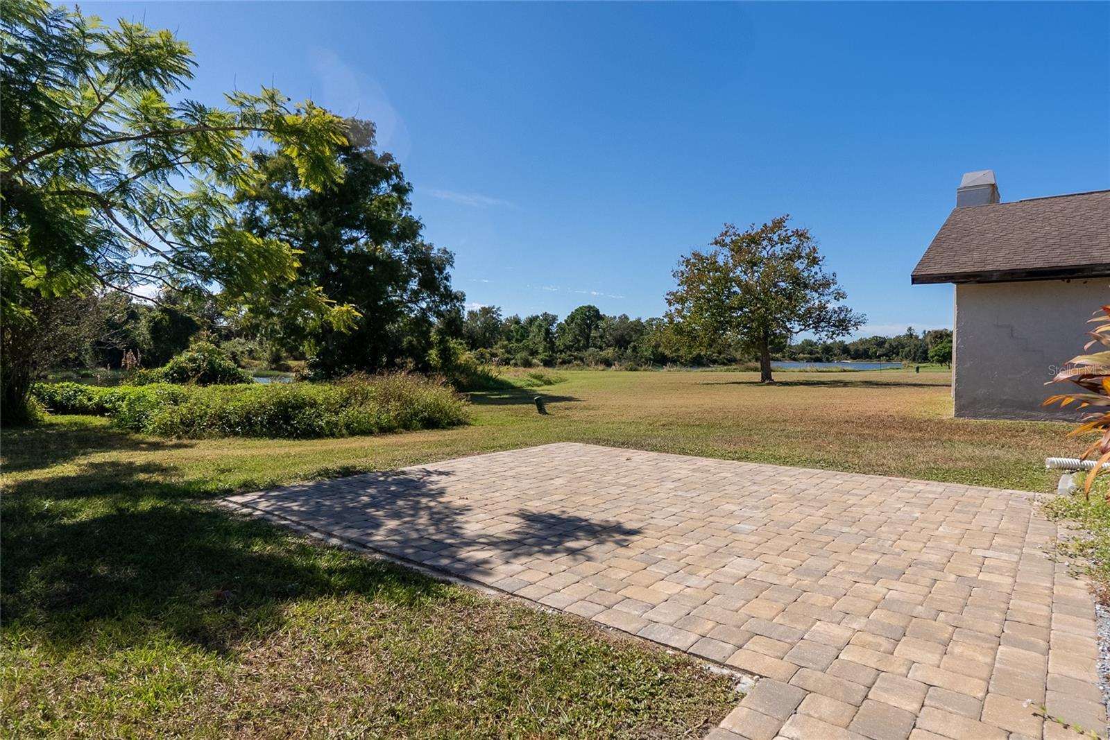 MEADOW RUN AT JACARANDA - Residential