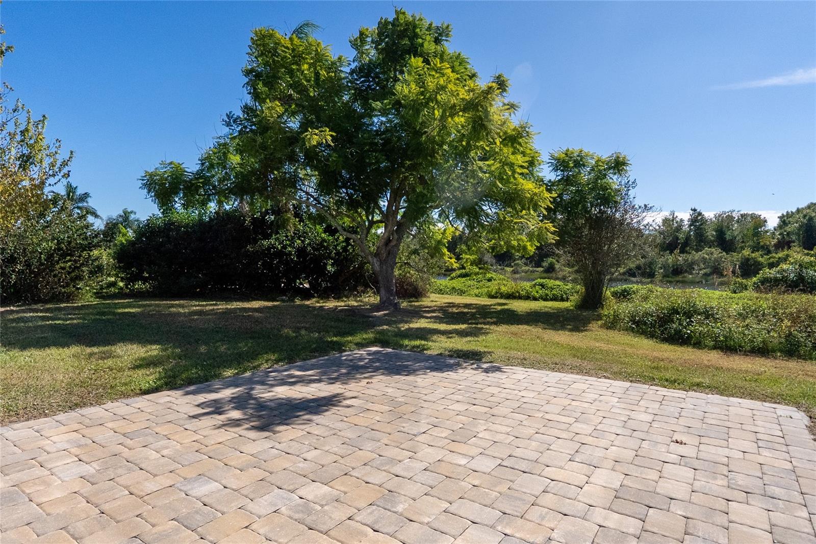 MEADOW RUN AT JACARANDA - Residential