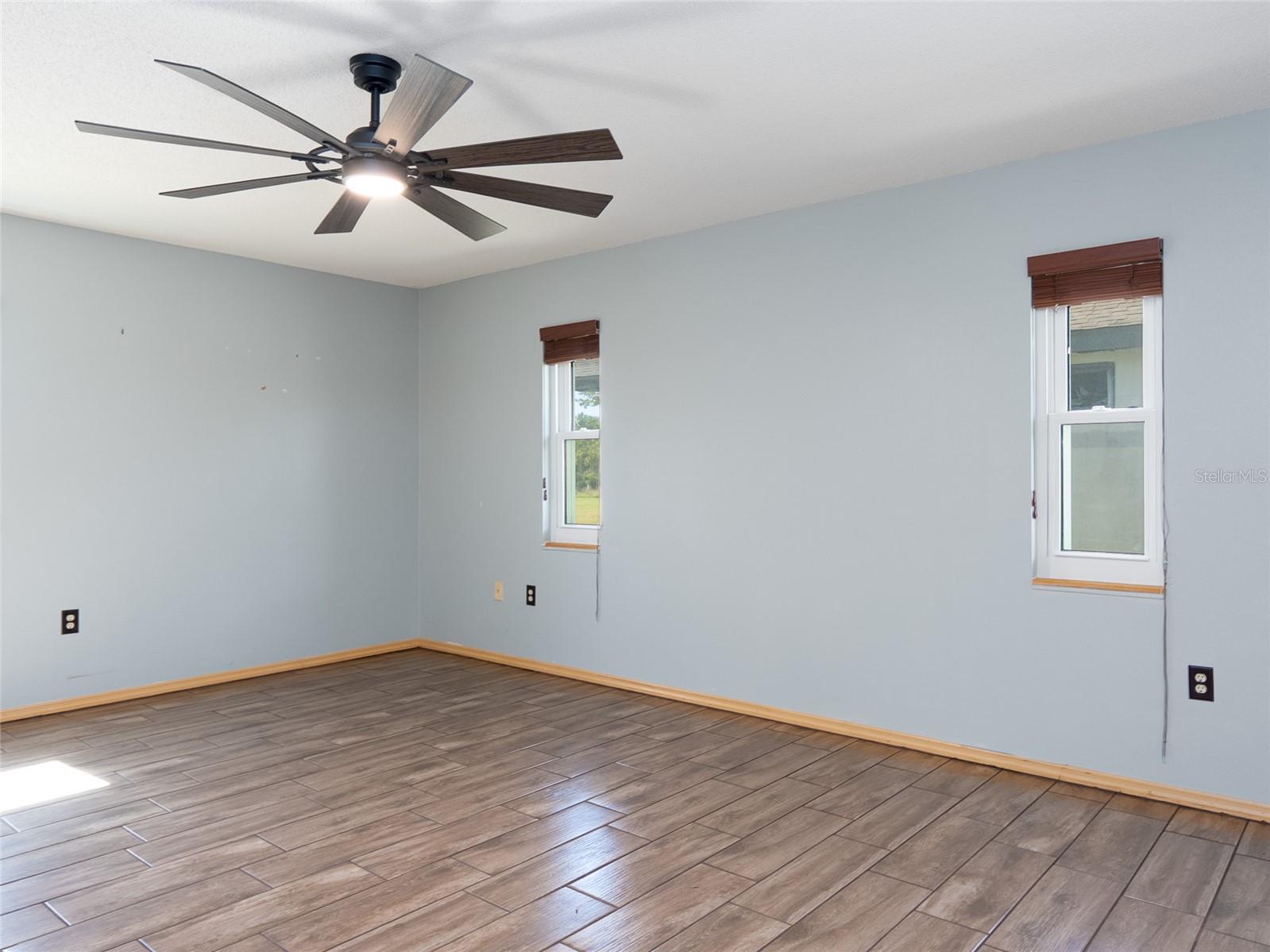 MEADOW RUN AT JACARANDA - Residential