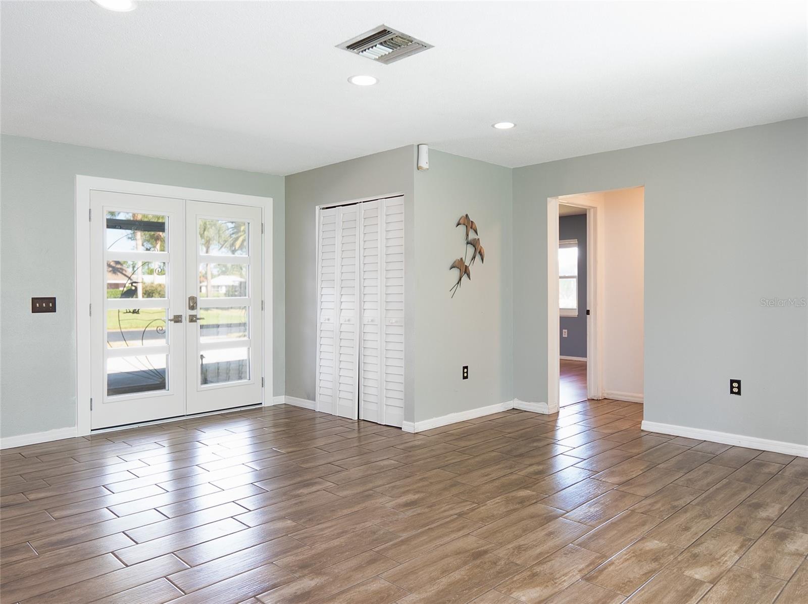 MEADOW RUN AT JACARANDA - Residential