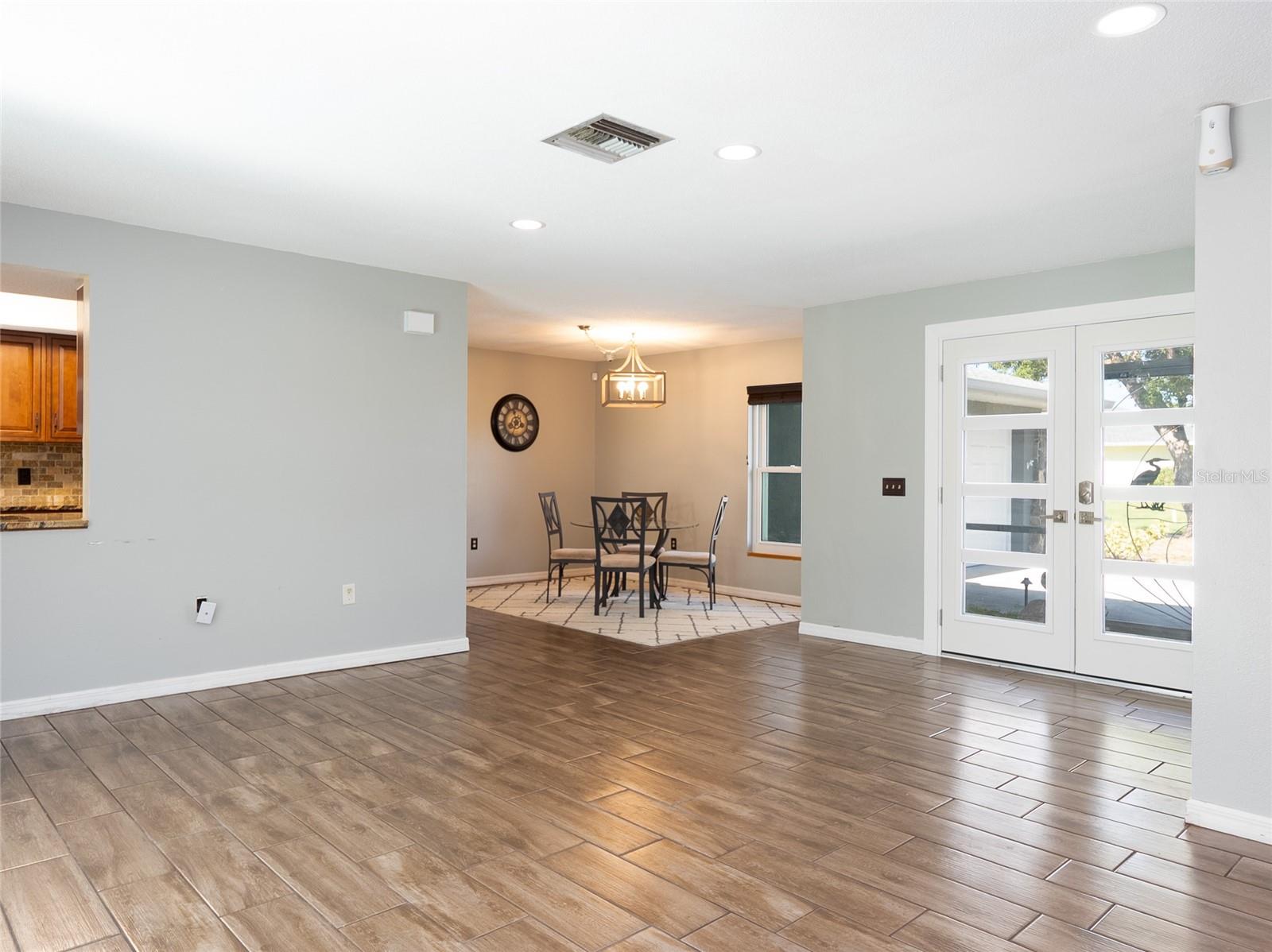 MEADOW RUN AT JACARANDA - Residential