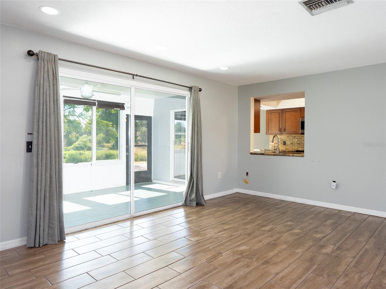 MEADOW RUN AT JACARANDA - Residential