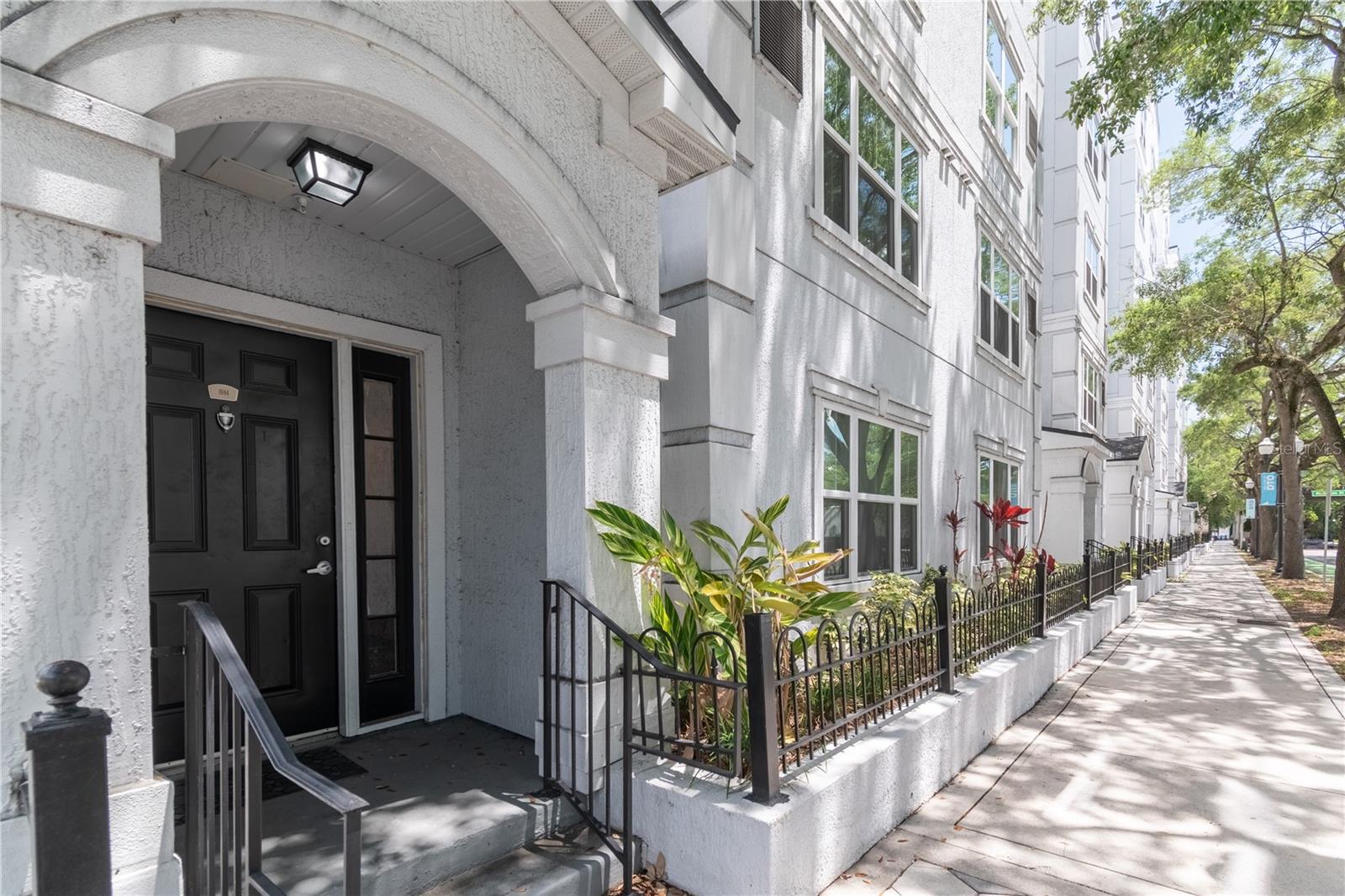 202 E SOUTH STREET 1044