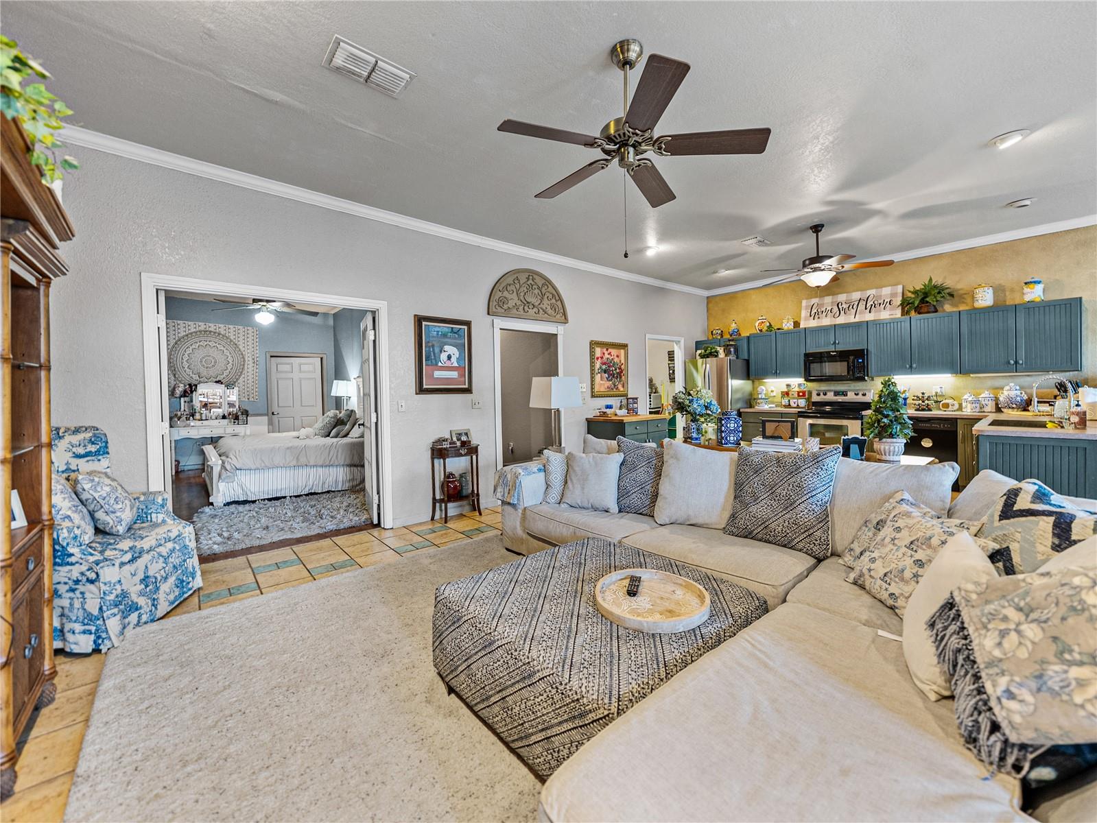 135 S CENTRAL AVENUE