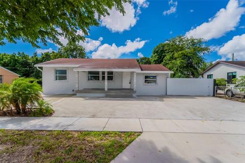 Photo of 620 E 8th Street, Hialeah, FL 33010 (MLS # O6351341)