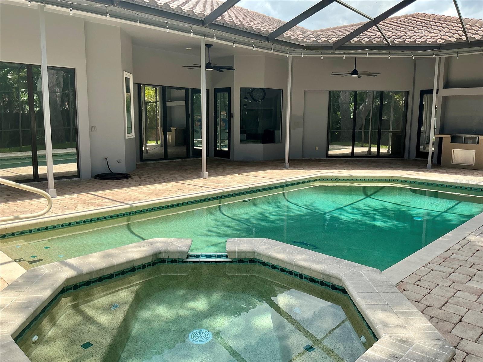 126 OLD OAK CIRCLE