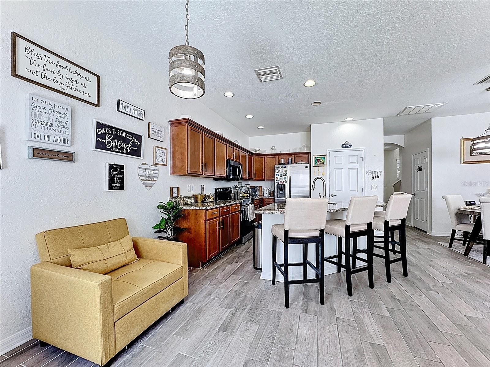 SUMMER GATE TWNHMS - Residential