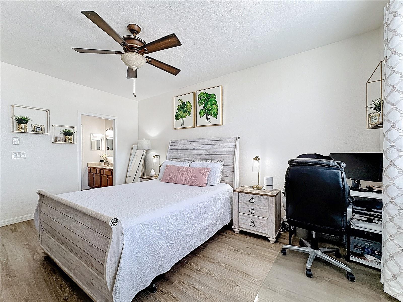 SUMMER GATE TWNHMS - Residential