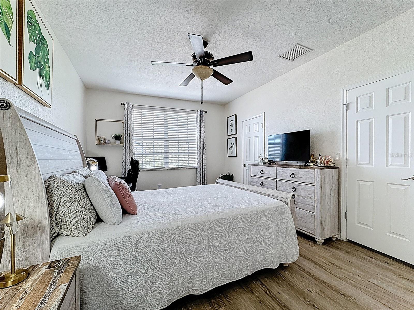 SUMMER GATE TWNHMS - Residential