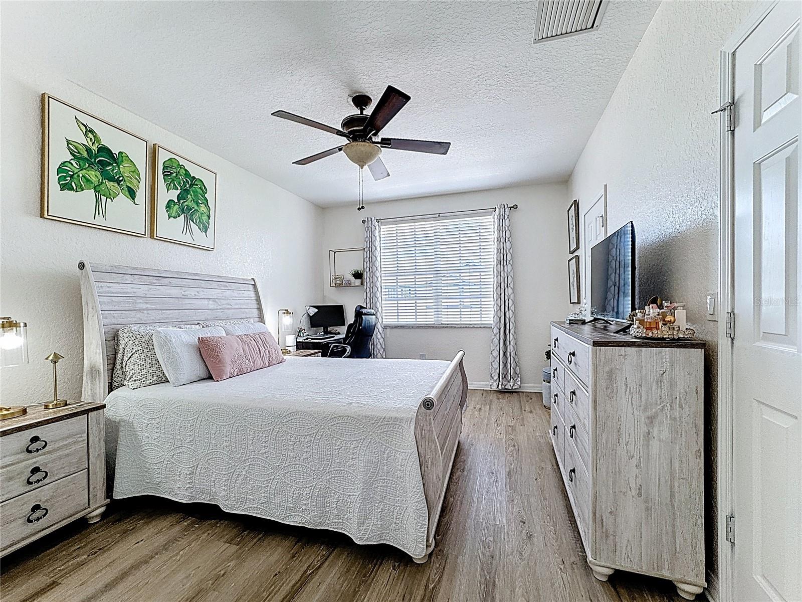 SUMMER GATE TWNHMS - Residential