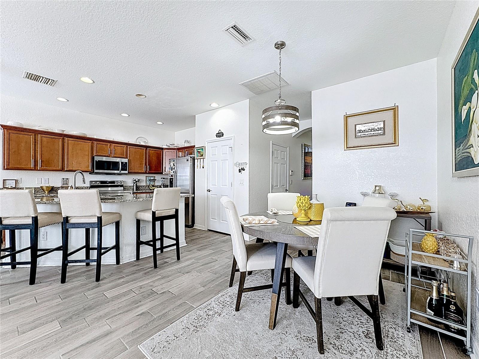 SUMMER GATE TWNHMS - Residential