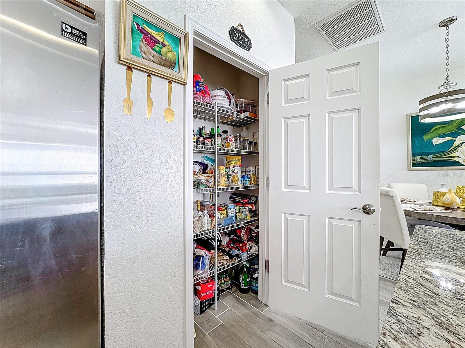 SUMMER GATE TWNHMS - Residential