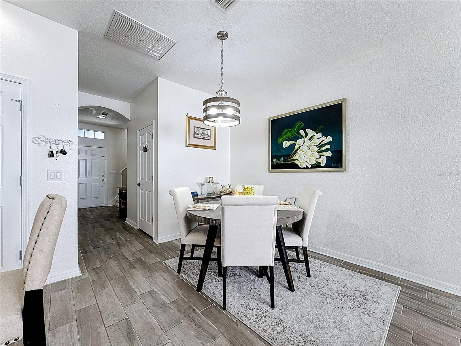 SUMMER GATE TWNHMS - Residential