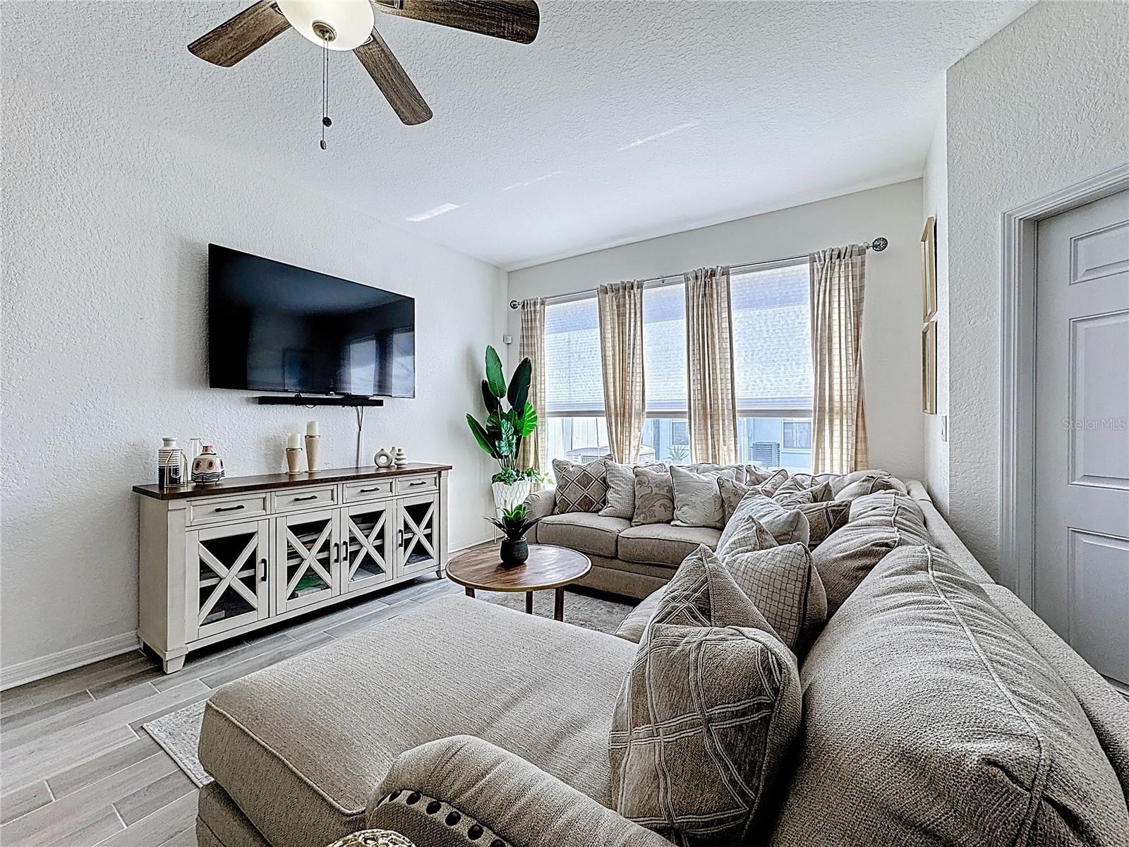 SUMMER GATE TWNHMS - Residential