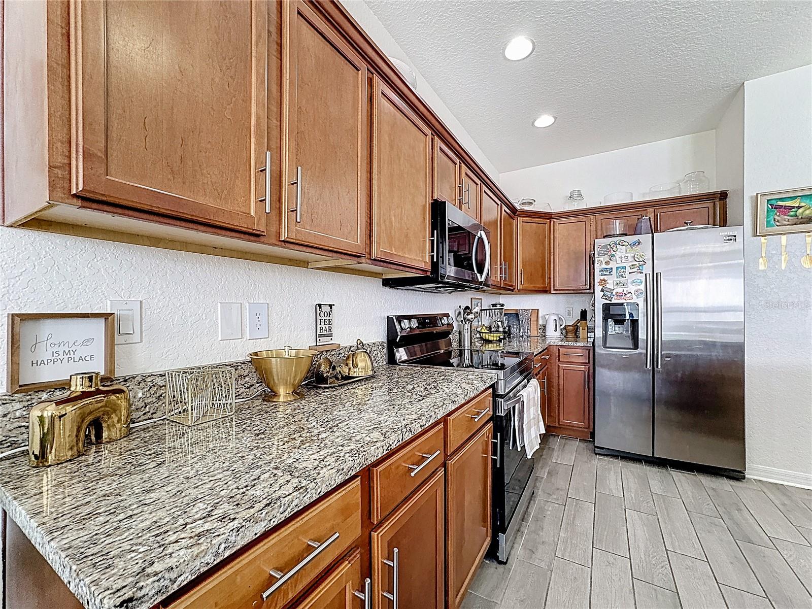 SUMMER GATE TWNHMS - Residential