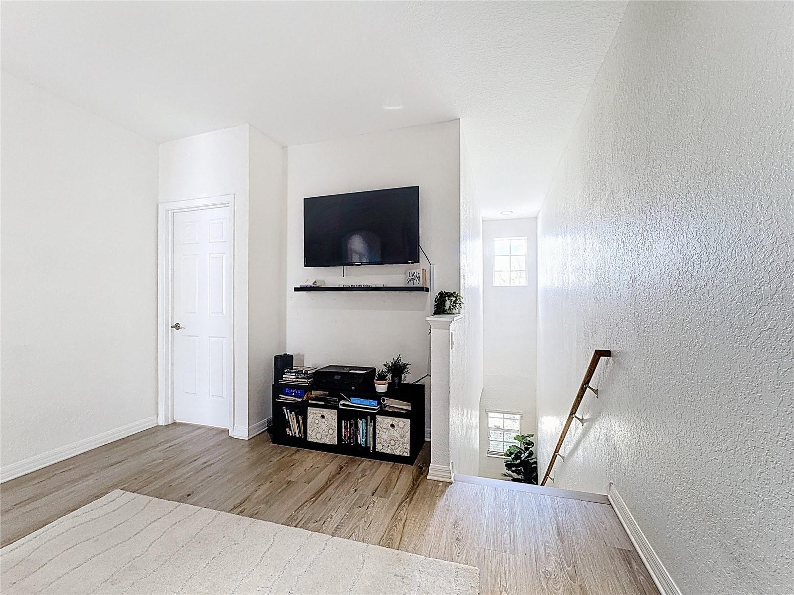 SUMMER GATE TWNHMS - Residential