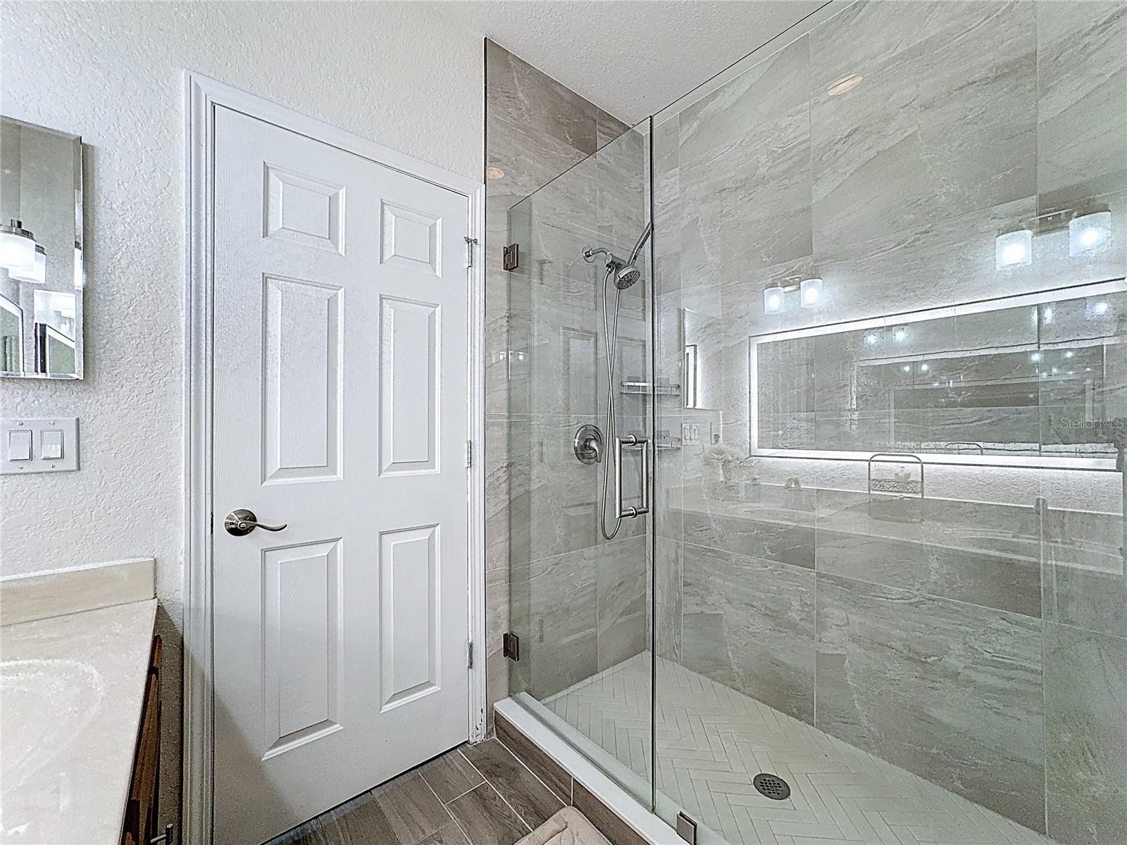 SUMMER GATE TWNHMS - Residential