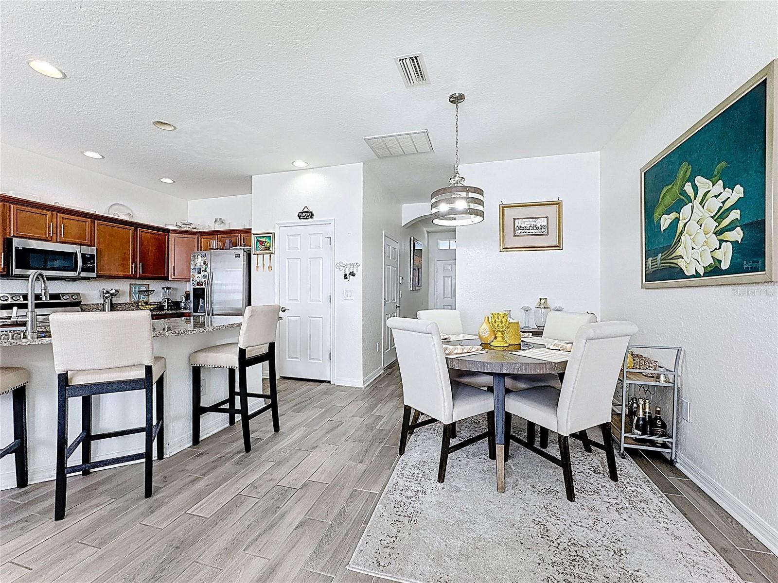 SUMMER GATE TWNHMS - Residential