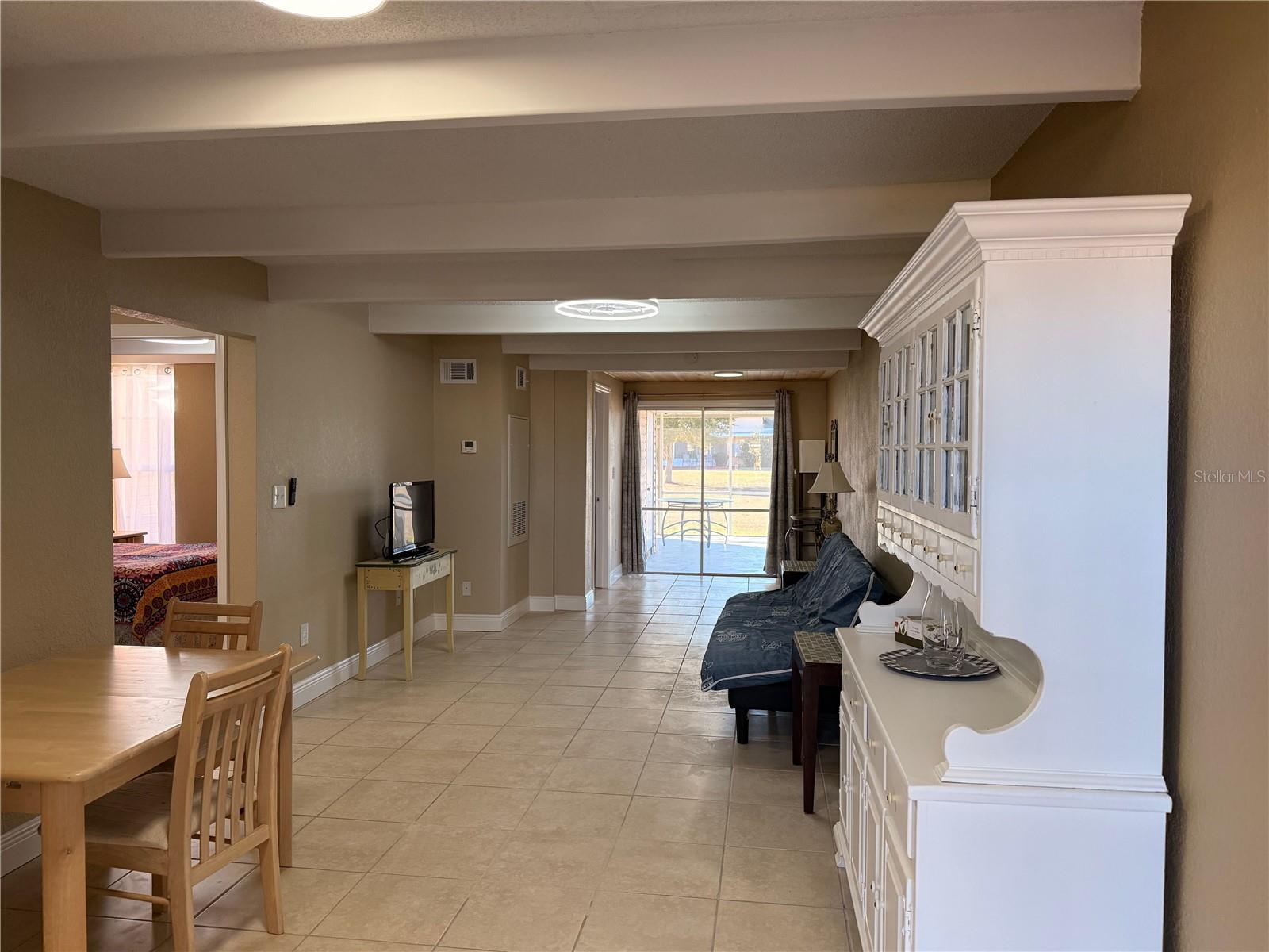 1605 CLUB CIRCLE 1605