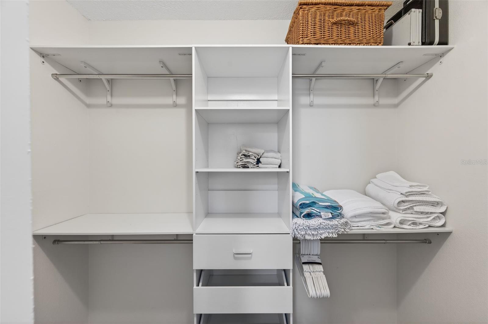 BAY MARINER THE CONDO - Residential