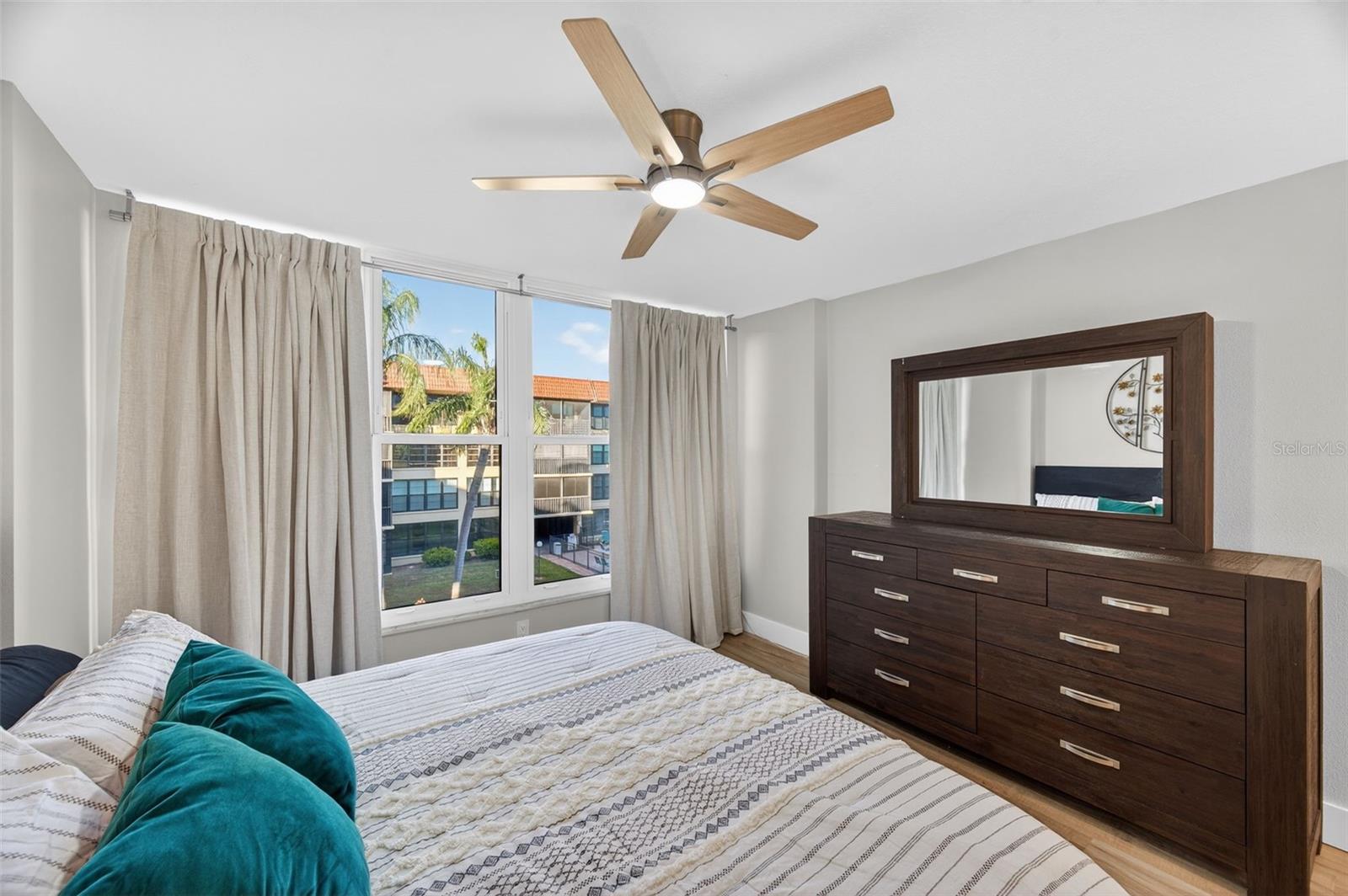 BAY MARINER THE CONDO - Residential