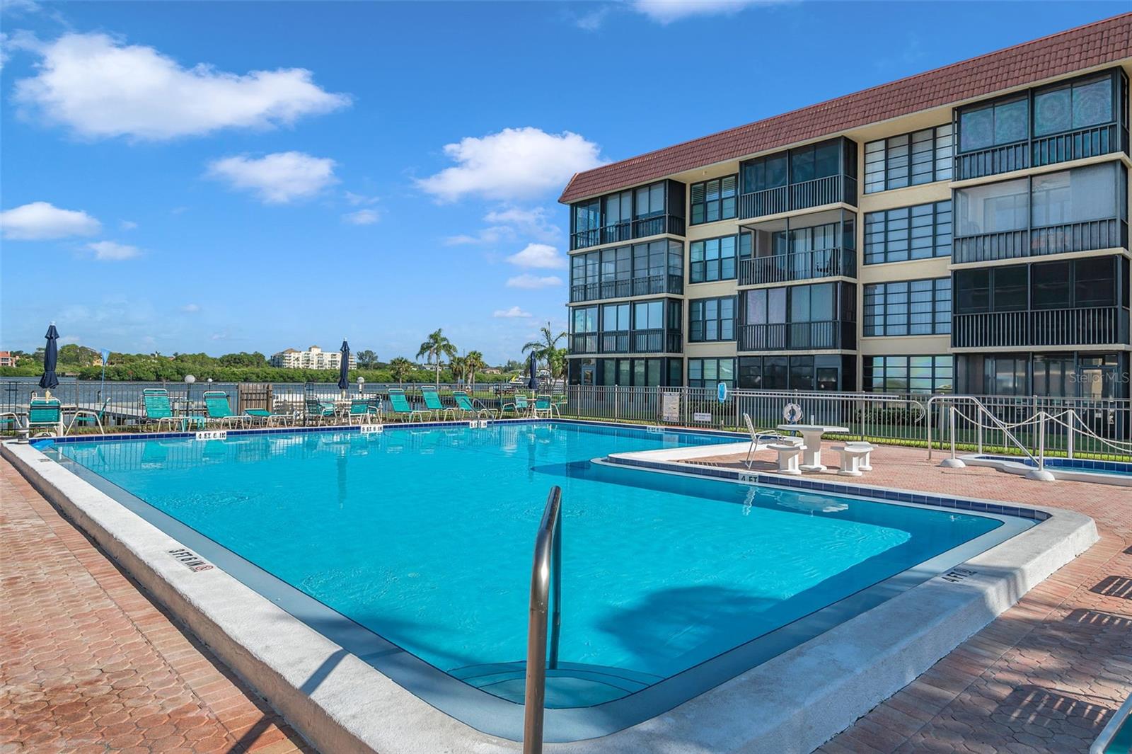 BAY MARINER THE CONDO - Residential