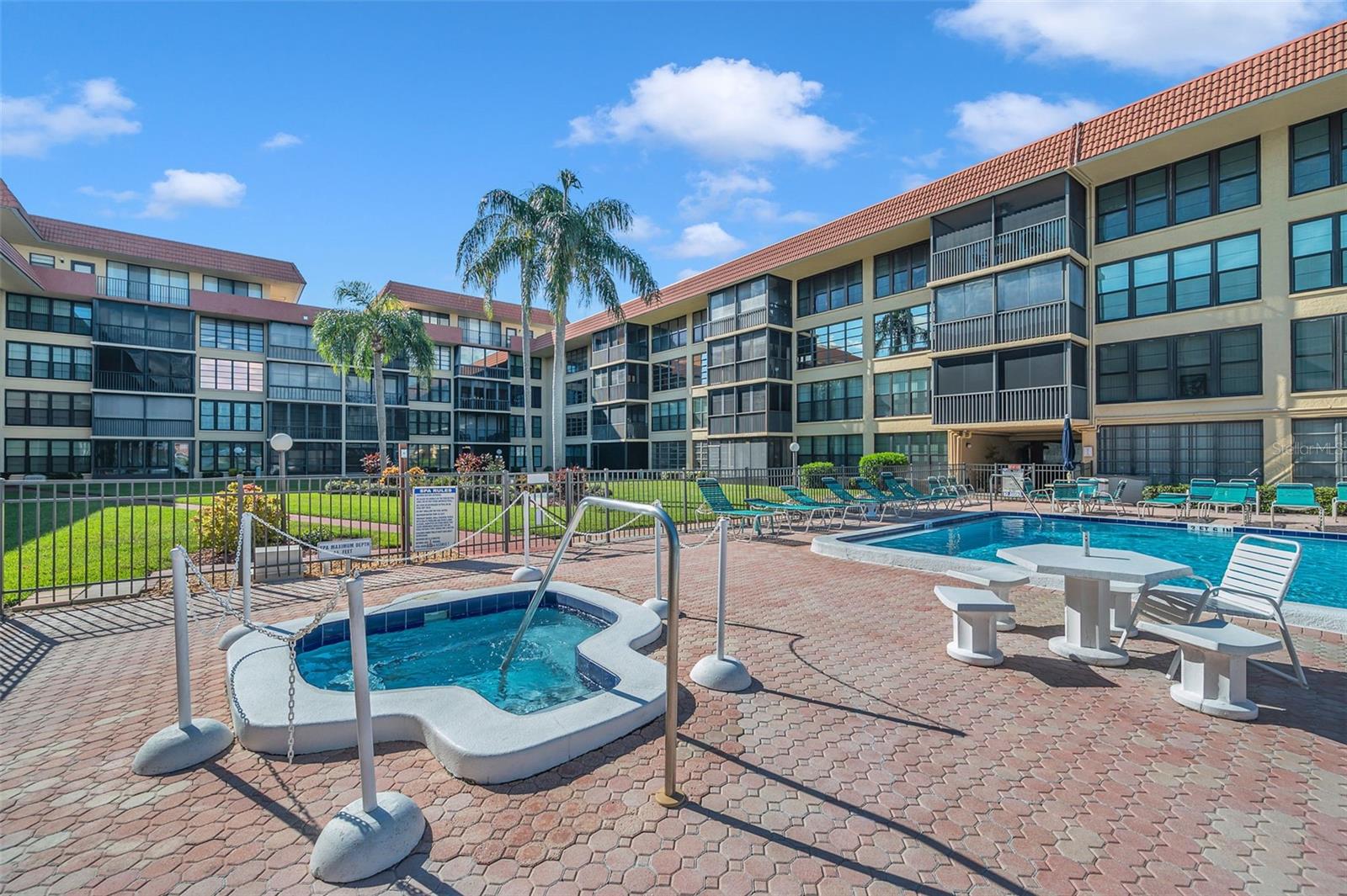 BAY MARINER THE CONDO - Residential