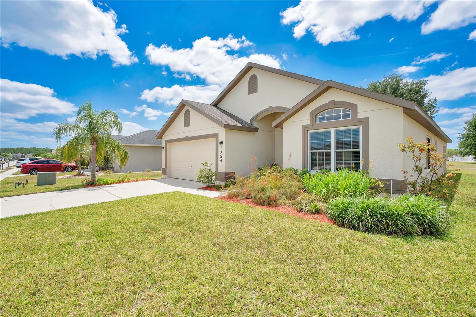 2541 BOBBY LEE LANE