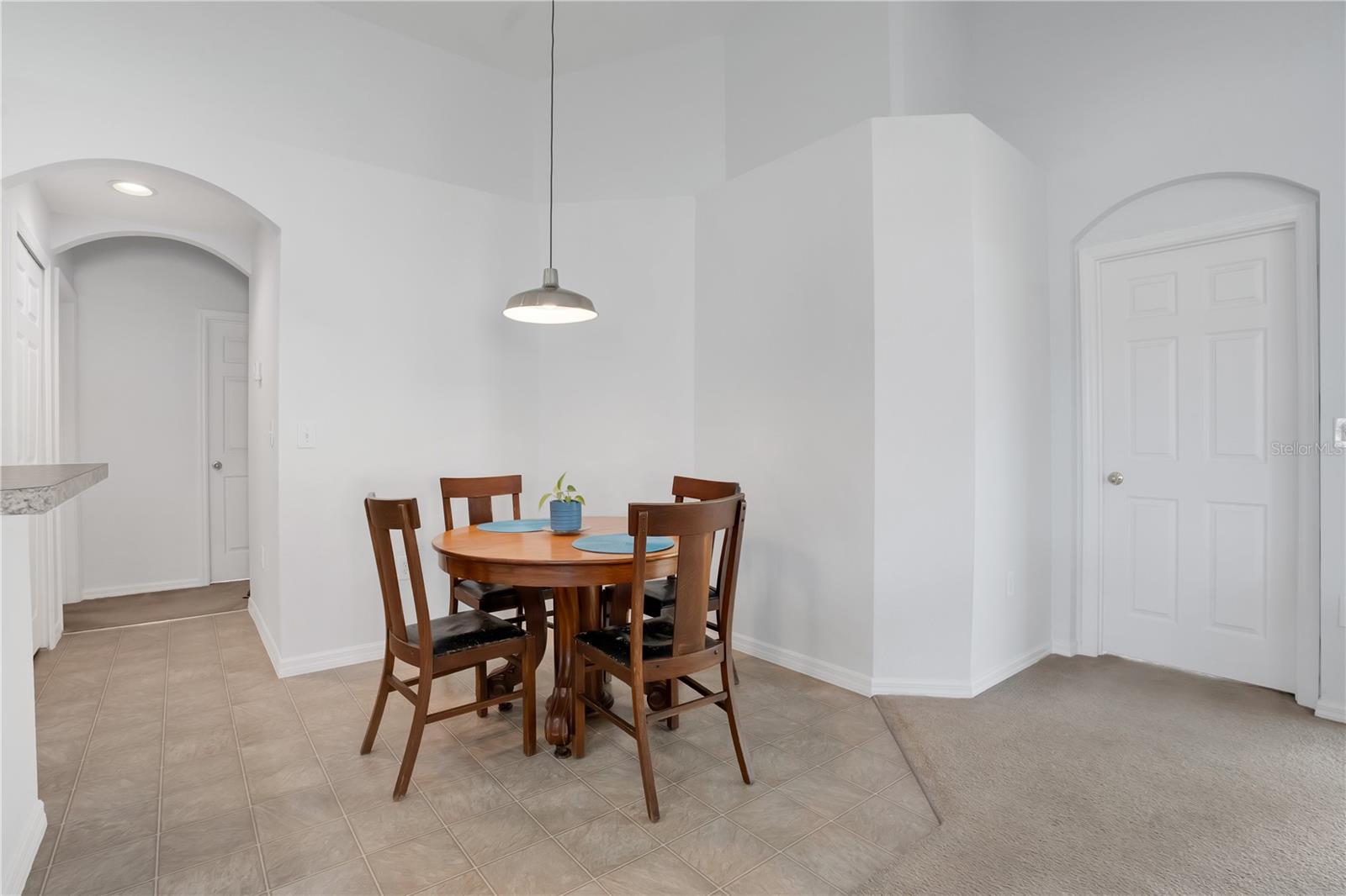 2541 BOBBY LEE LANE