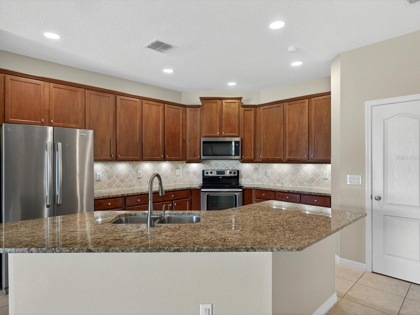 SHINGLE CREEK RESERVE AT THE OAKS PH 6 - Residential