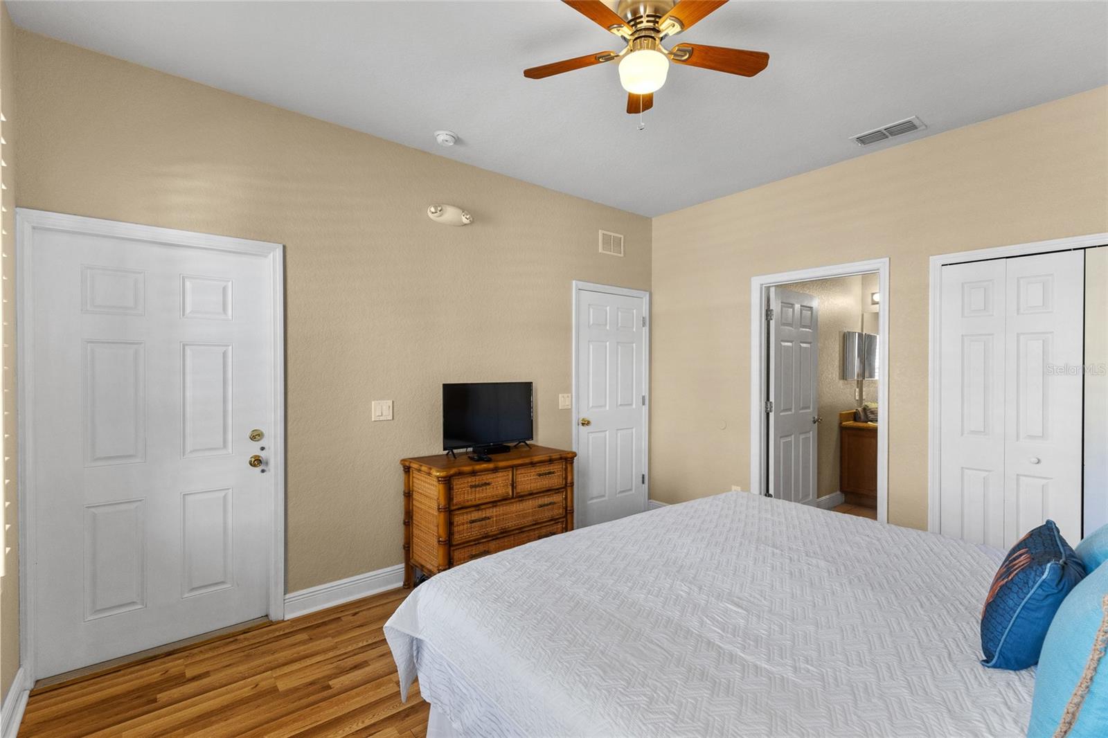 VILLA AT REGAL PALMS CONDO - Residential