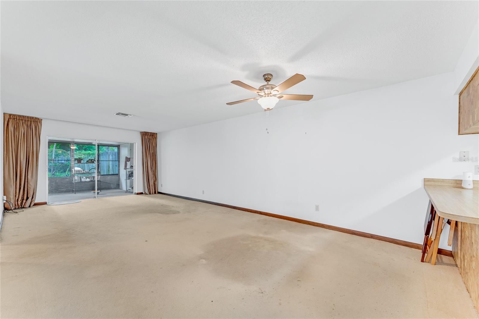 4 SUGARBERRY CIRCLE