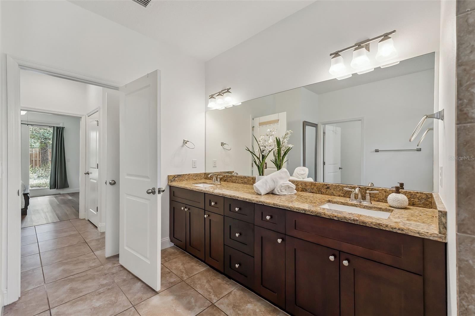 COLONY PARK - Residential